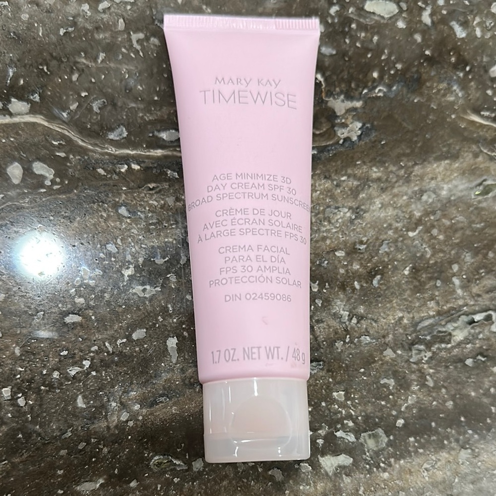 Mary Kay Timewise Age Minimize 3D Day Cream SPF 30